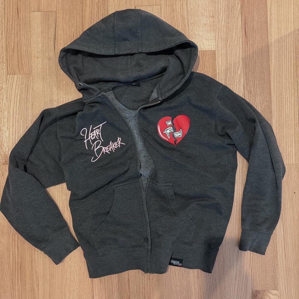 Heart breaker graphic